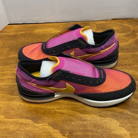 Nike size 4y boys.like new‎ no shoe strings. - Picture 2 of 9